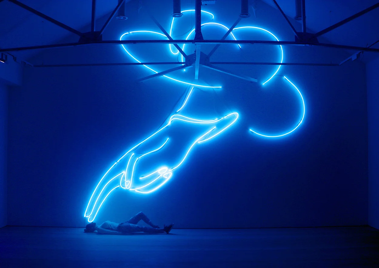 Степан Рябченко. «Рука, що благословляє», 500 х 500 см, неон (2012–2013) 
Premonition: Ukrainian Art Now / Saatchi Gallery, Лондон (2014)
