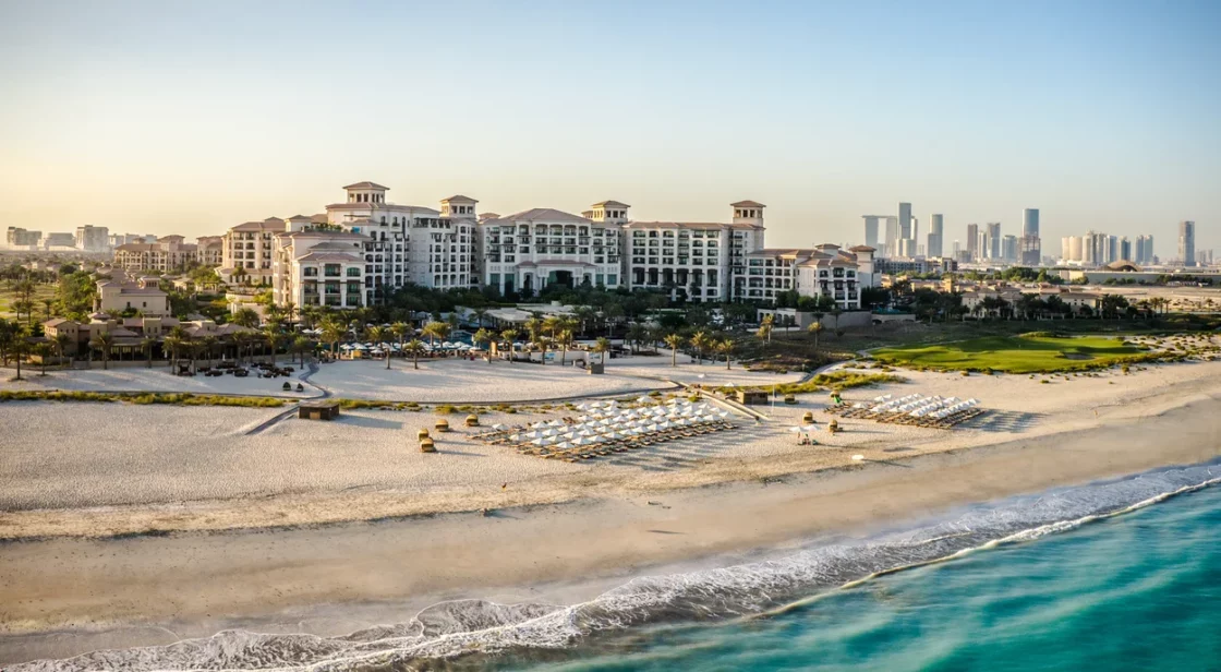 The St. Regis Saadiyat Island Resort - готель, в якому відбудеться аукціон в Абу-Дабі