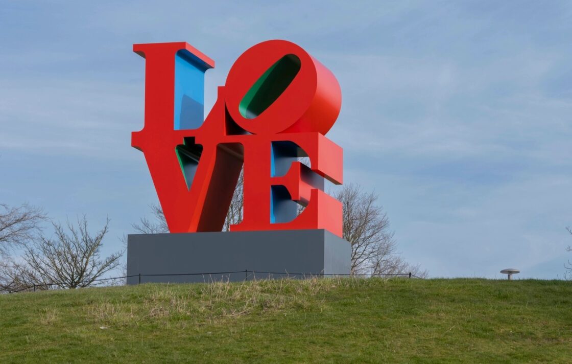 Скульптура Роберта Індіани, Love у Yorkshire Sculpture Park