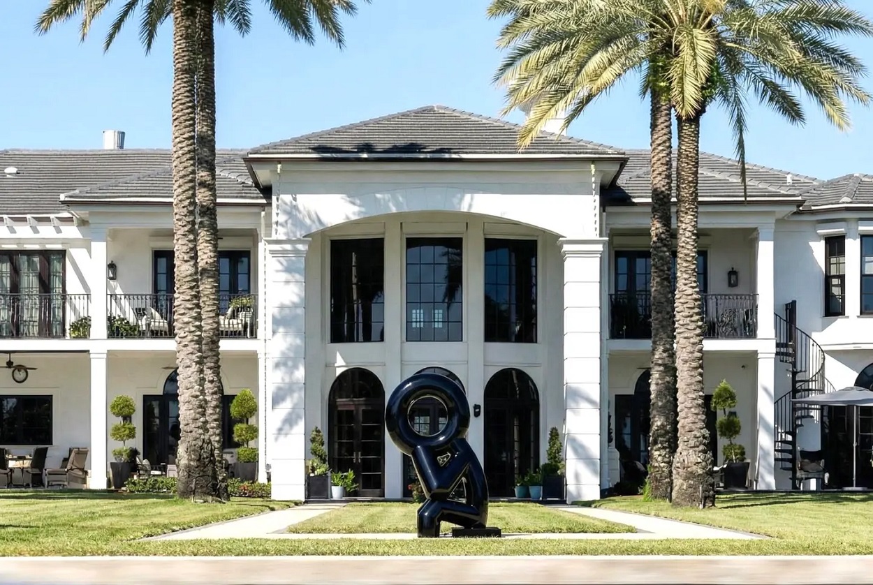 «Мислитель», помічений у «бункері мільярдерів» на острові Індіан-Крік