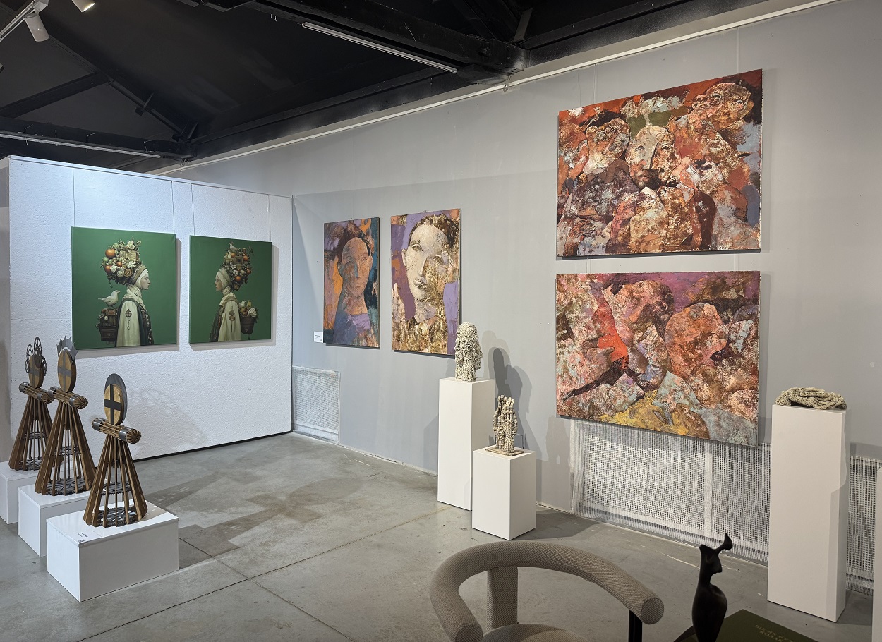 Фрагмент Стенду D.Hub.Gallery на Art Kyiv 2026