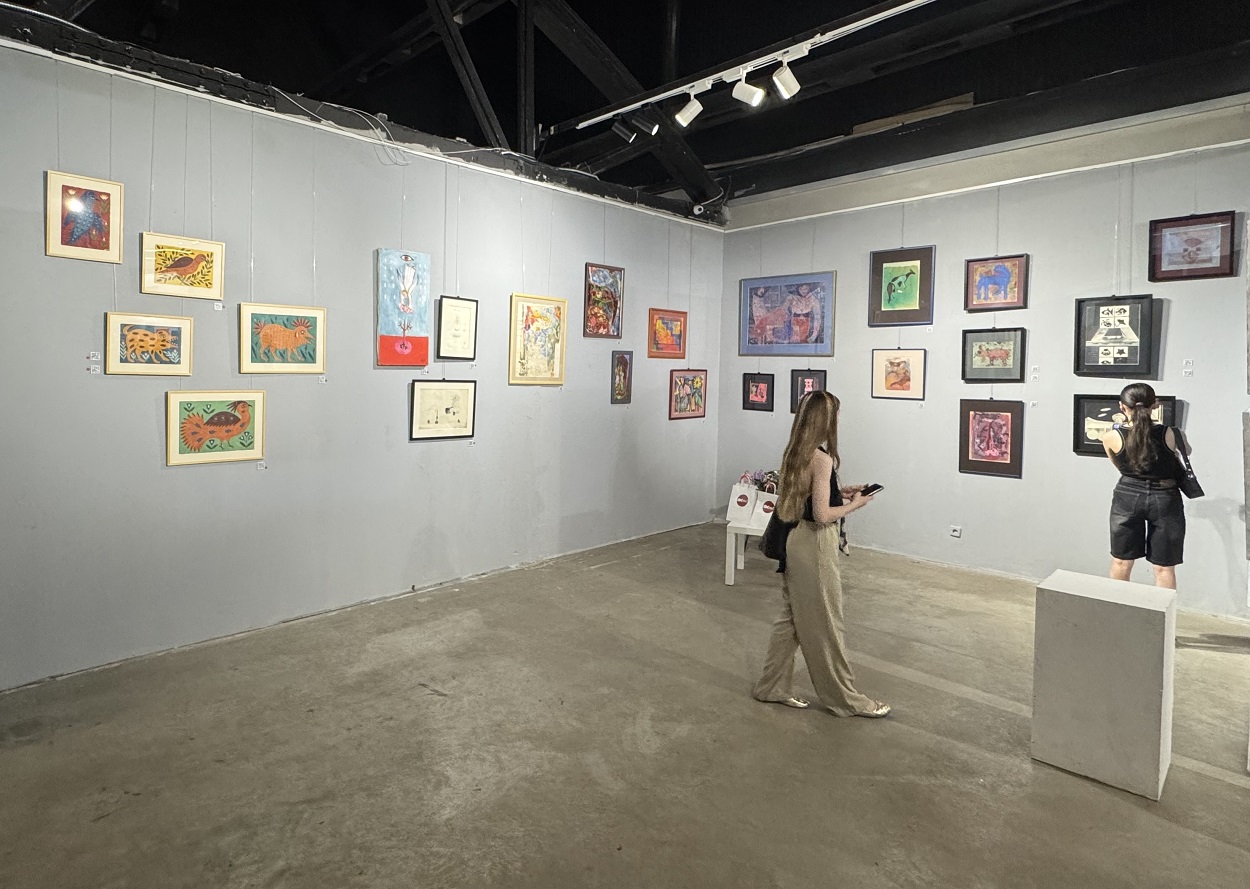 Фрагмент стенду Mercury Art Center